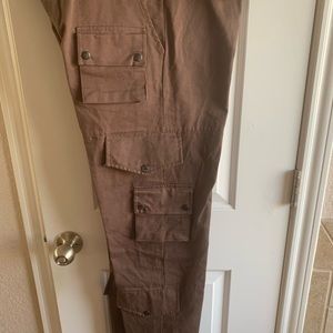 Men khaki pant